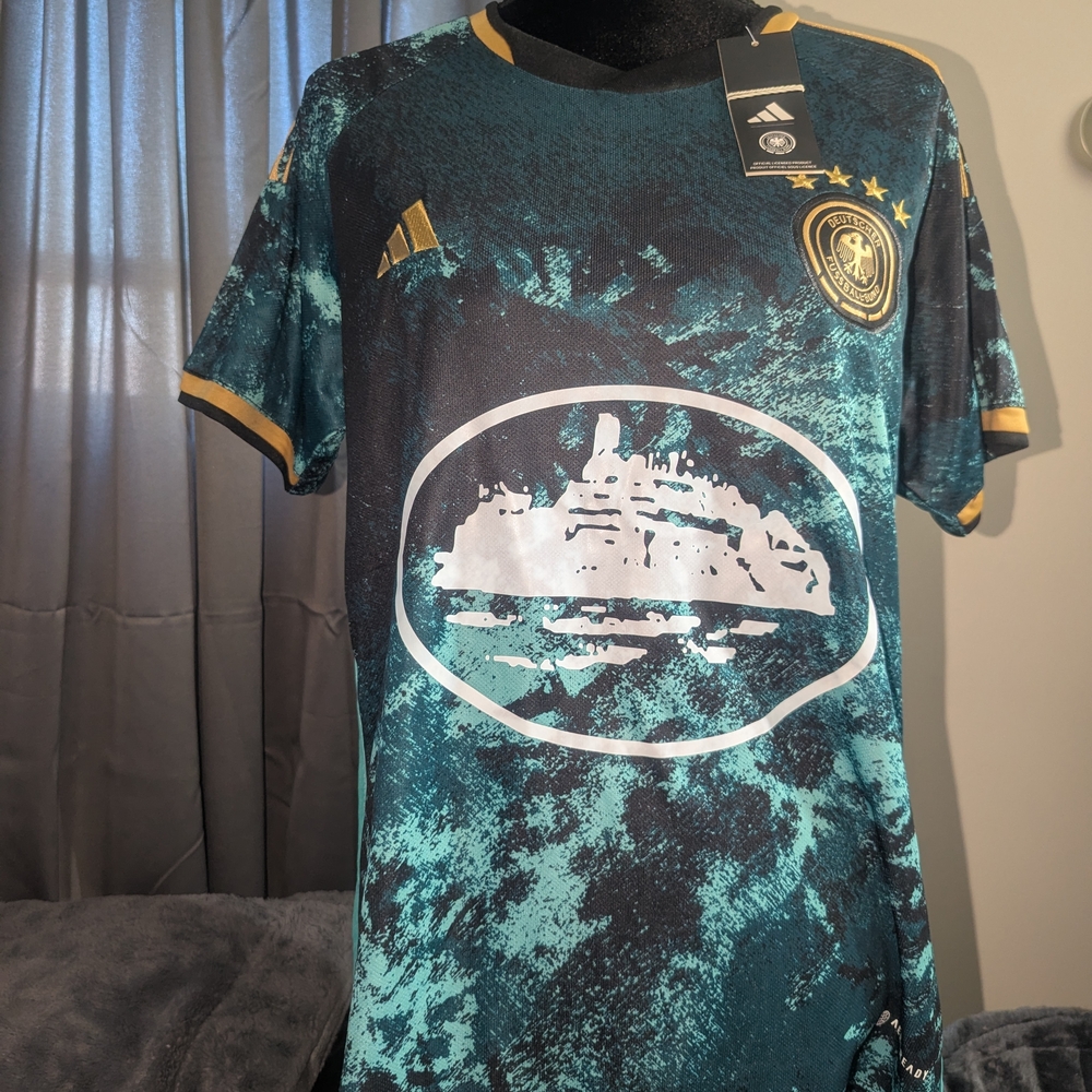 Adidas Men's Green Graphic Shirt